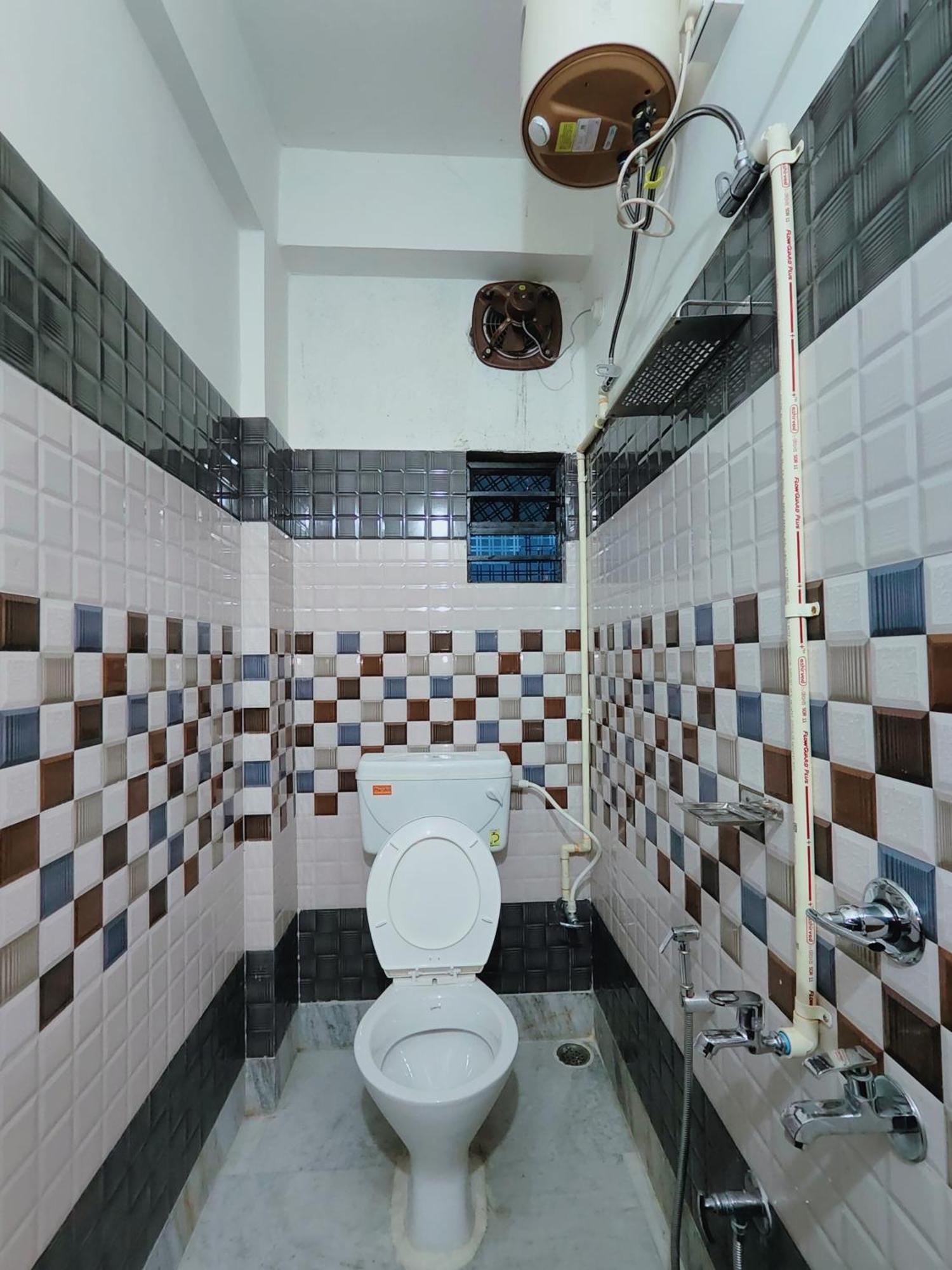 Gulab Lodge Siliguri Εξωτερικό φωτογραφία