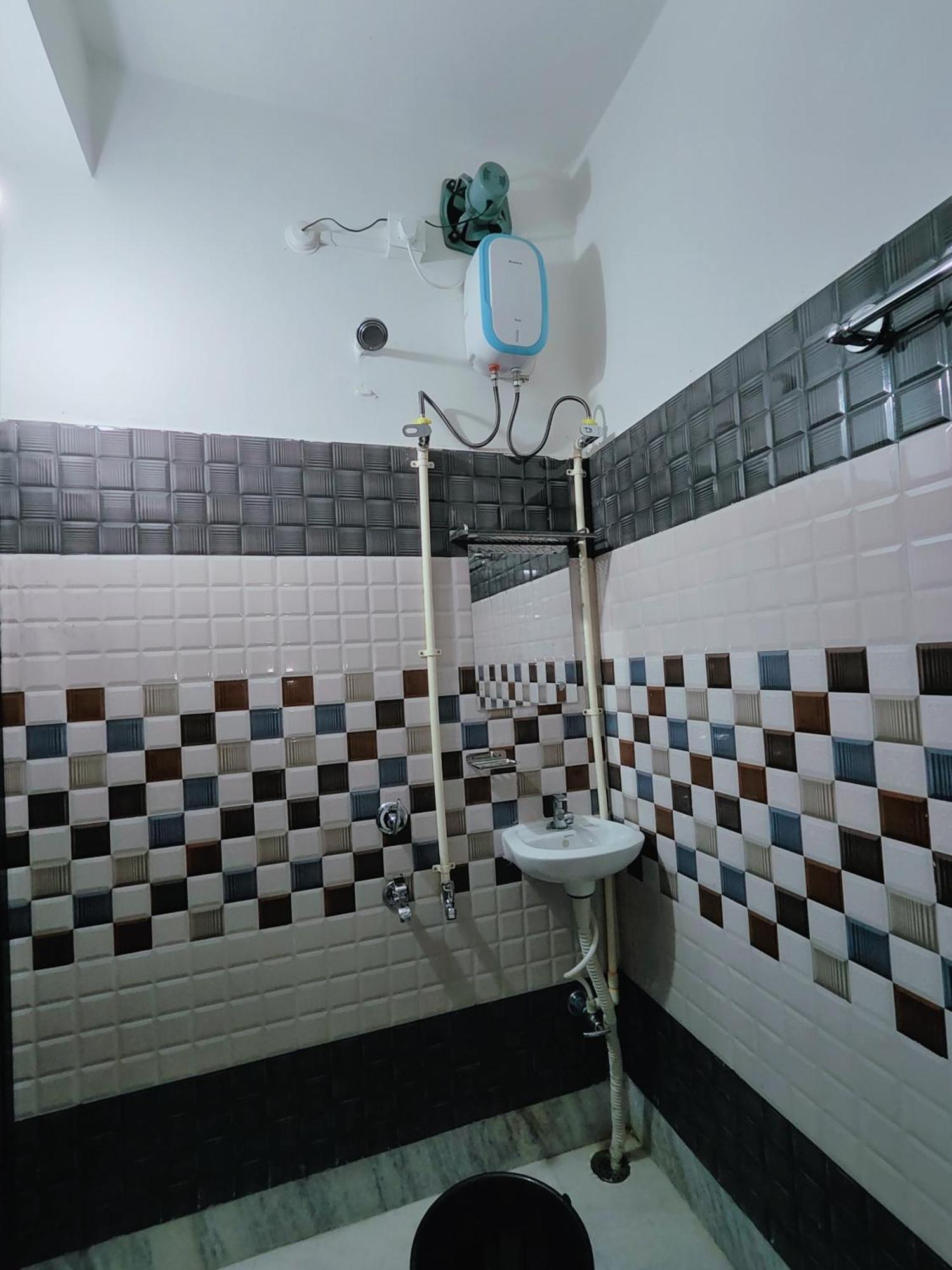 Gulab Lodge Siliguri Εξωτερικό φωτογραφία