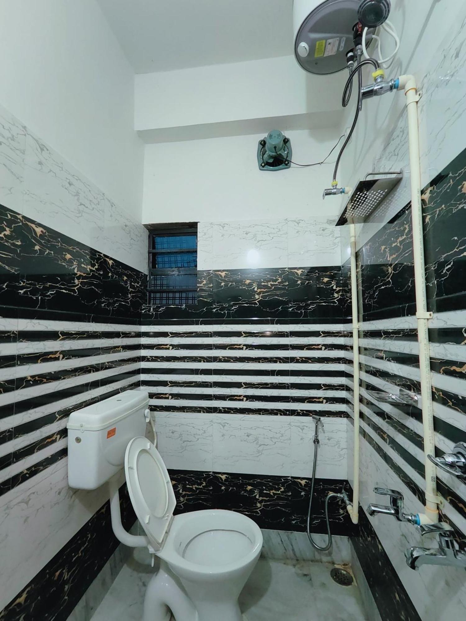 Gulab Lodge Siliguri Εξωτερικό φωτογραφία