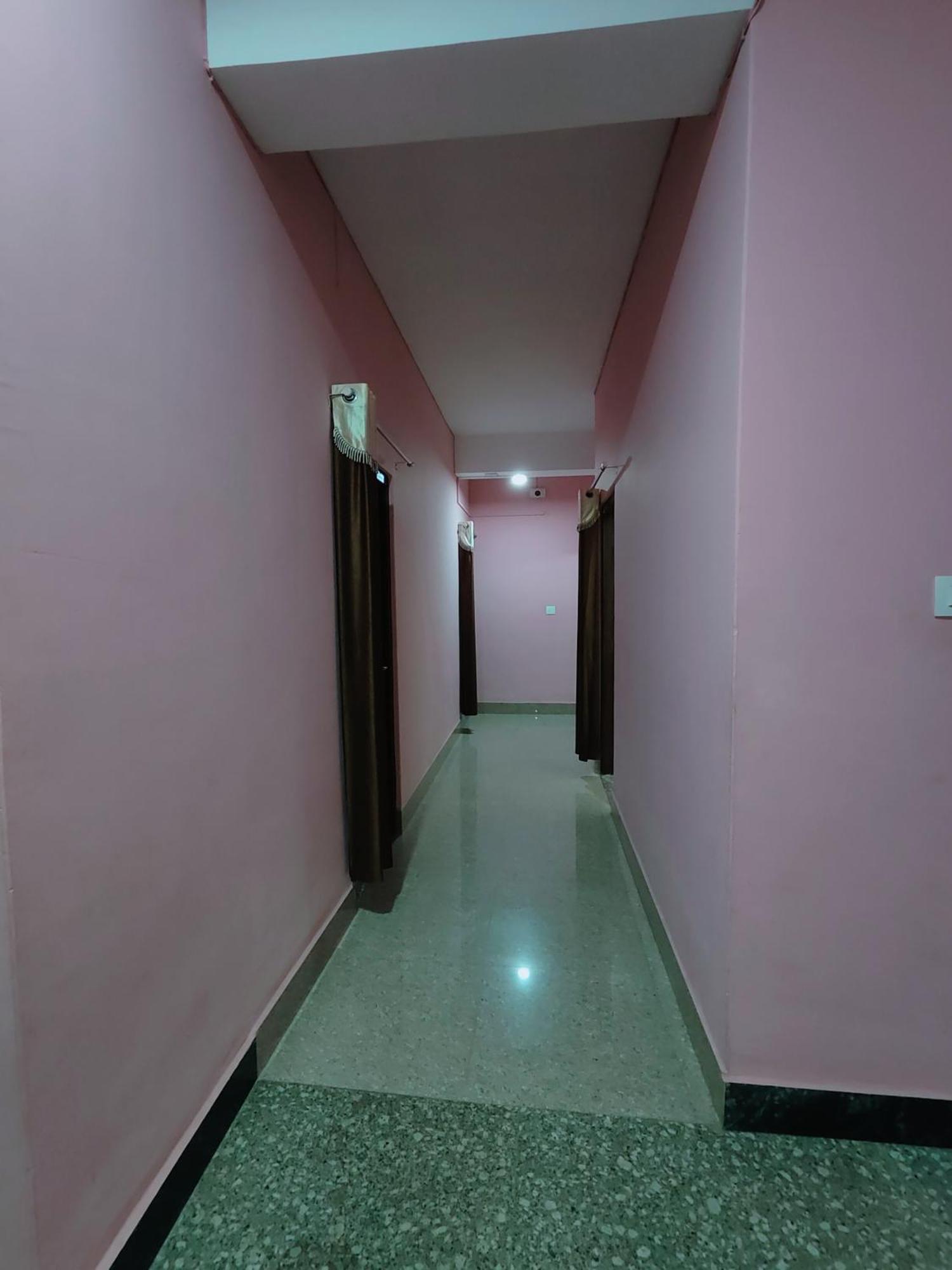 Gulab Lodge Siliguri Εξωτερικό φωτογραφία