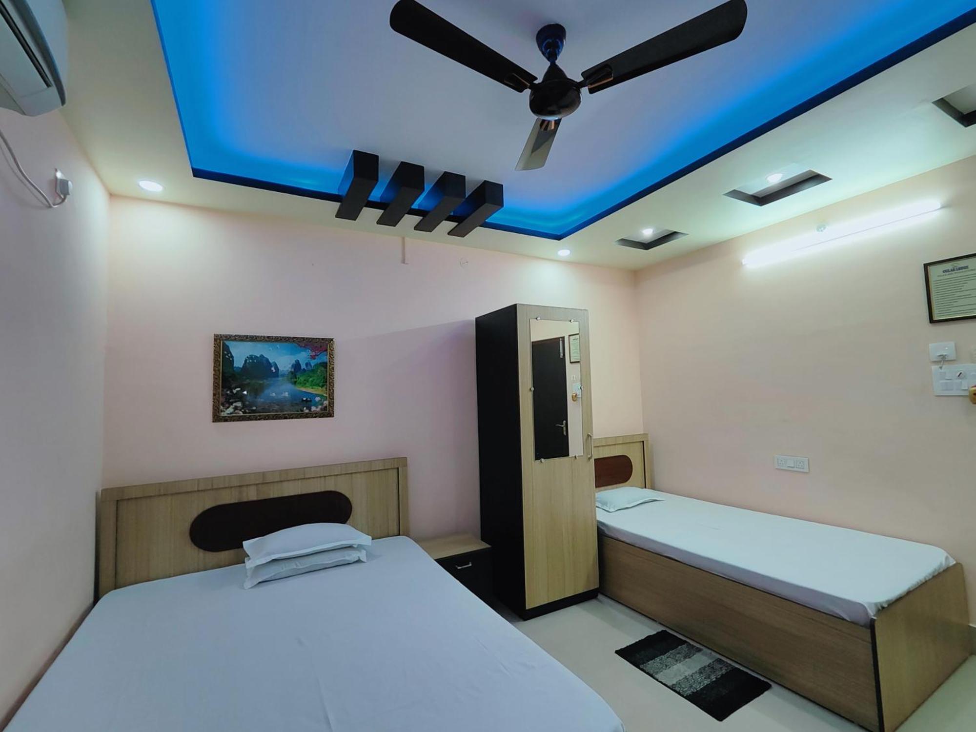 Gulab Lodge Siliguri Εξωτερικό φωτογραφία